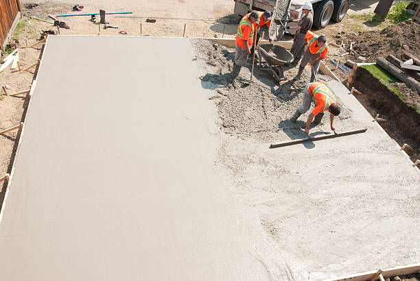 Best Driveway Concrete Repair  in Aust, IN